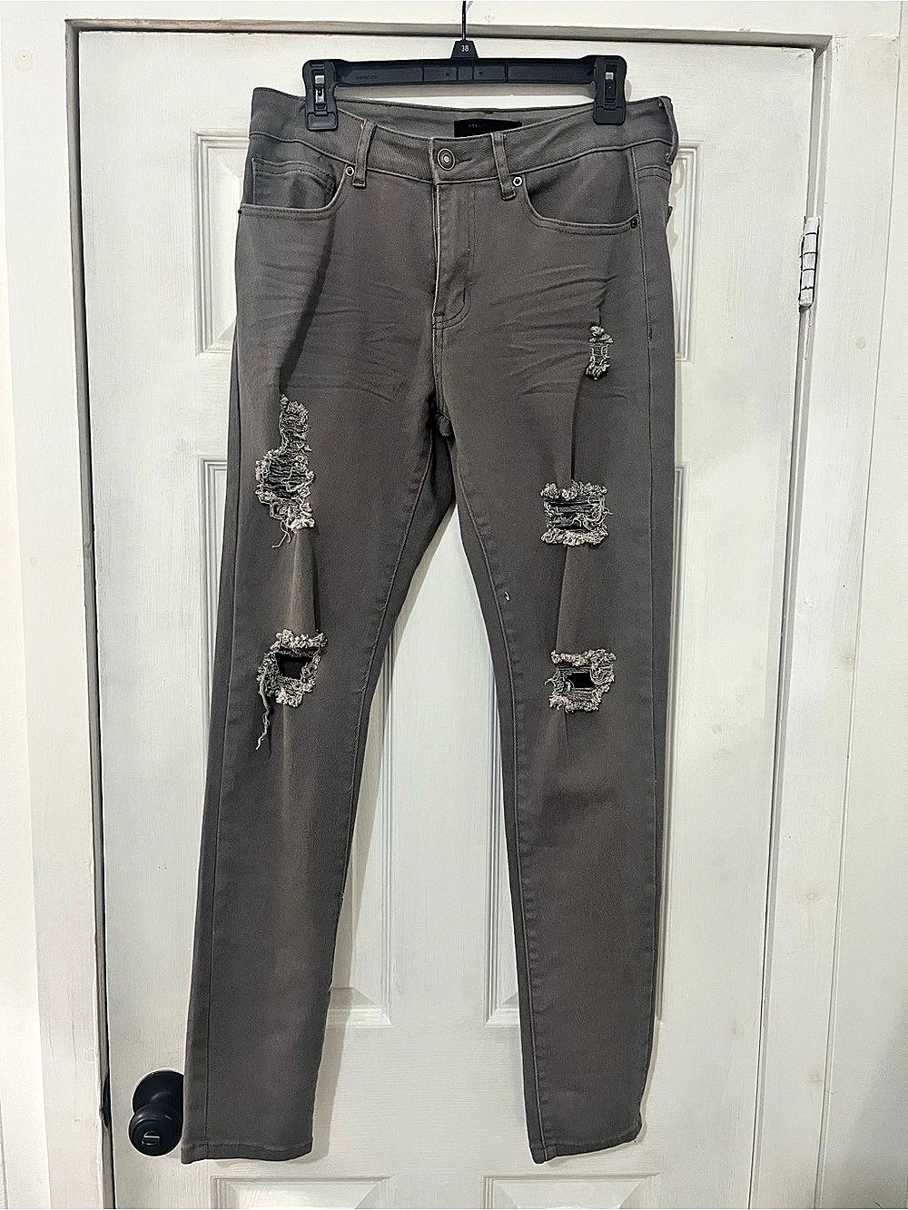 Forever 21 Denim Distressed Skinny Jeans in Gray Waist 32
